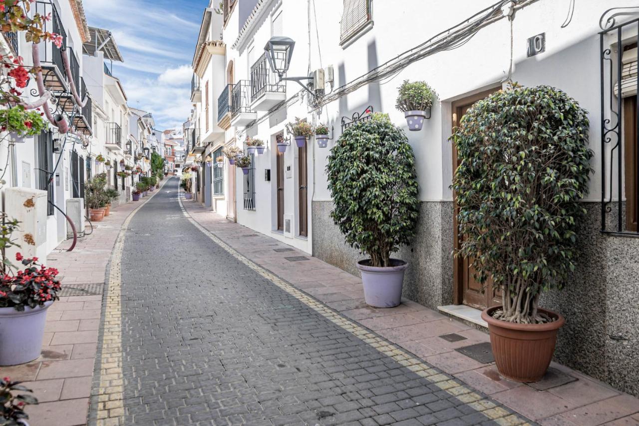 Seaclub Suites Estepona By Roomservices Exterior photo