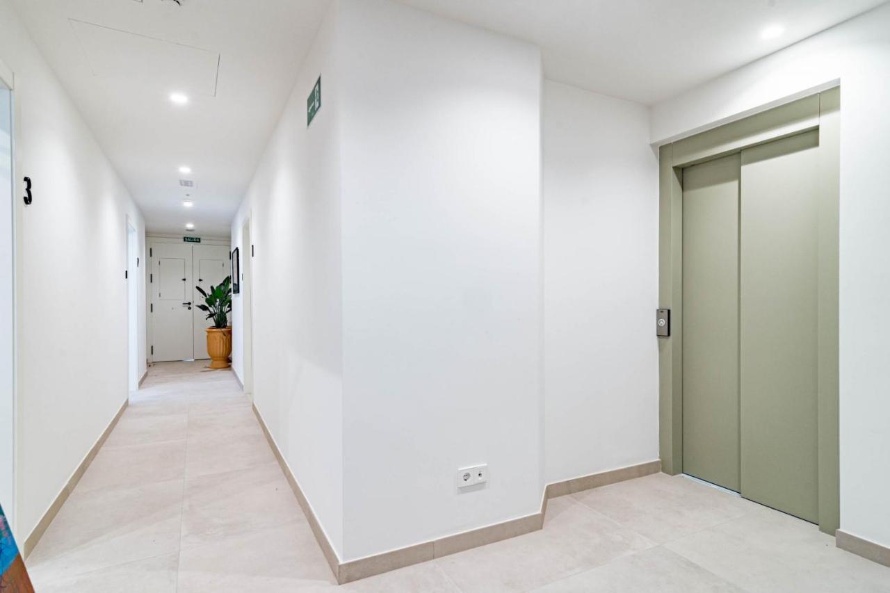 Seaclub Suites Estepona By Roomservices Exterior photo